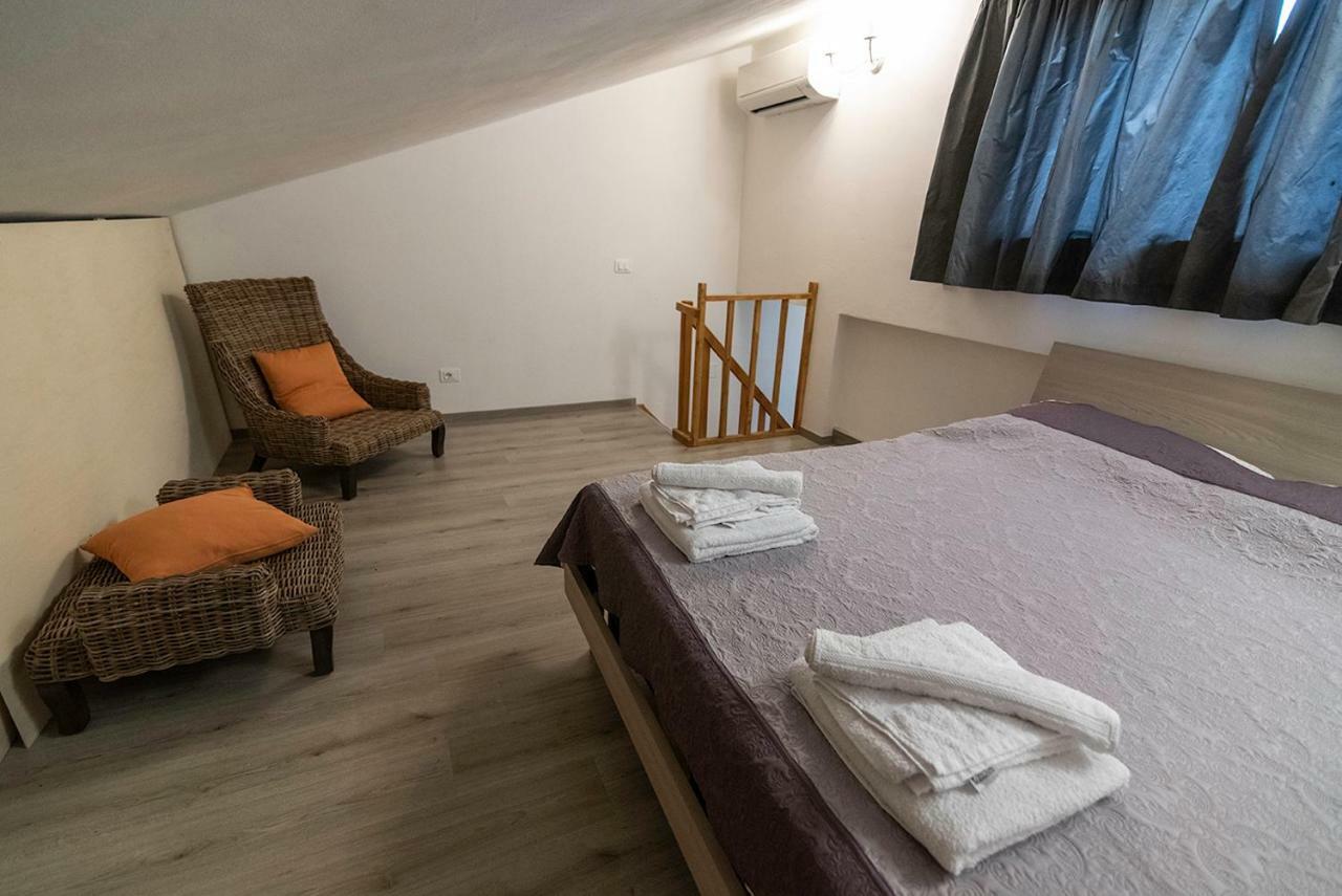Agriturismo La Fontaccia Монтияно Экстерьер фото